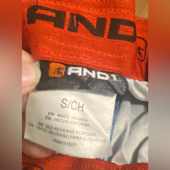 And1 Men’s Shorts- Small - Picture 3 of 3